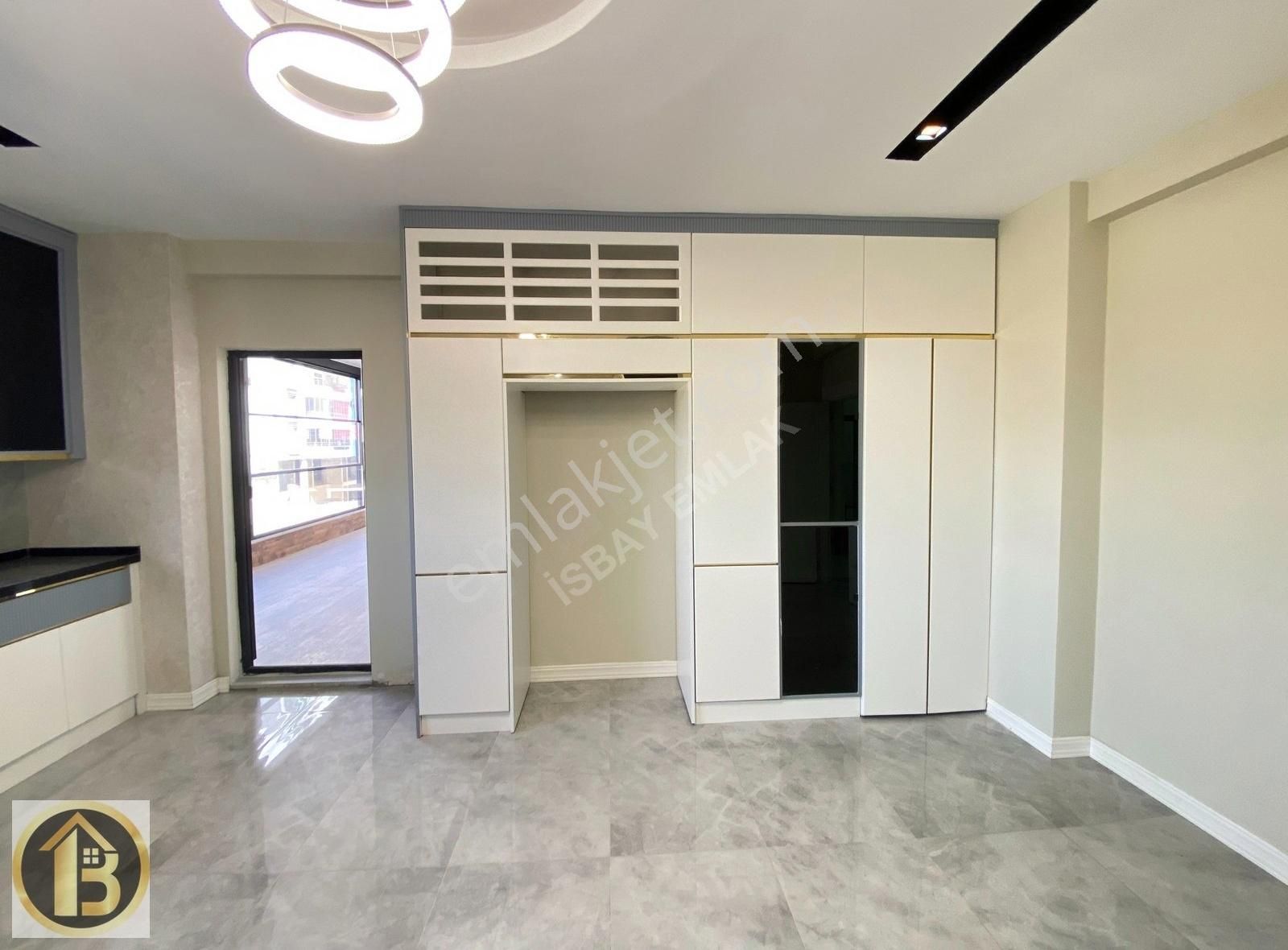 Beylerbeyi'nde 1. Katta Acil Satılık Satılık 5,5+1 Lüks Daire - Görsel 6