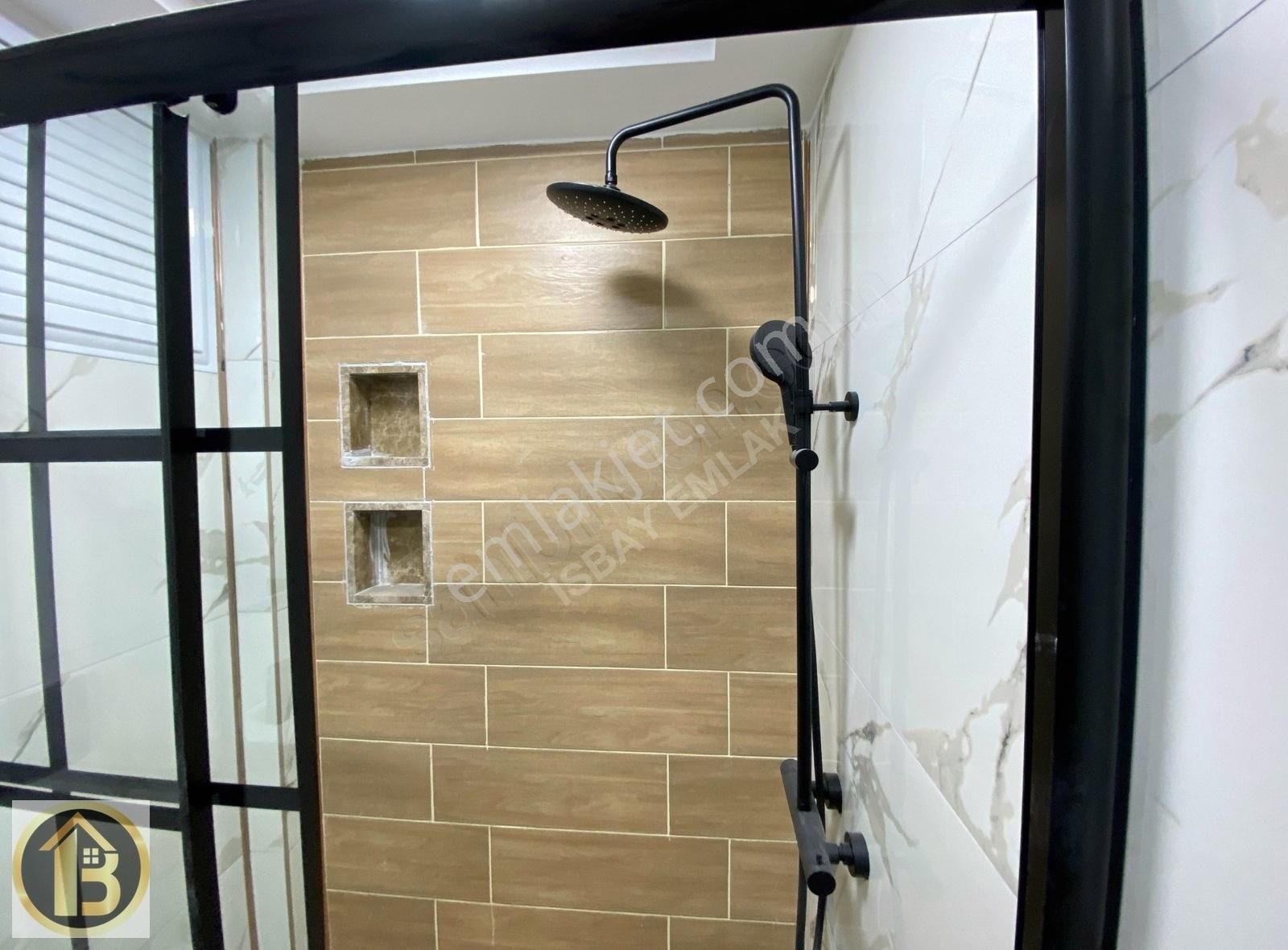 Beylerbeyi'nde 1. Katta Acil Satılık Satılık 5,5+1 Lüks Daire - Görsel 24