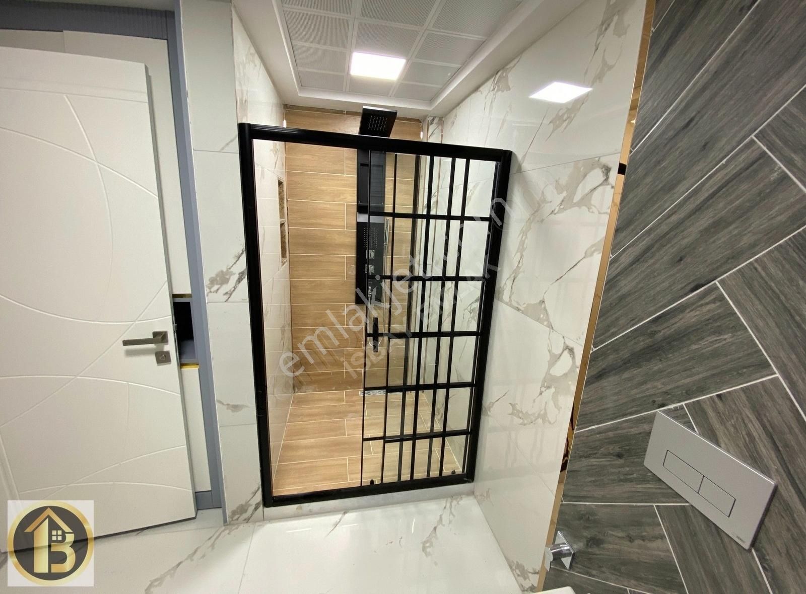 Beylerbeyi'nde 1. Katta Acil Satılık Satılık 5,5+1 Lüks Daire - Görsel 23