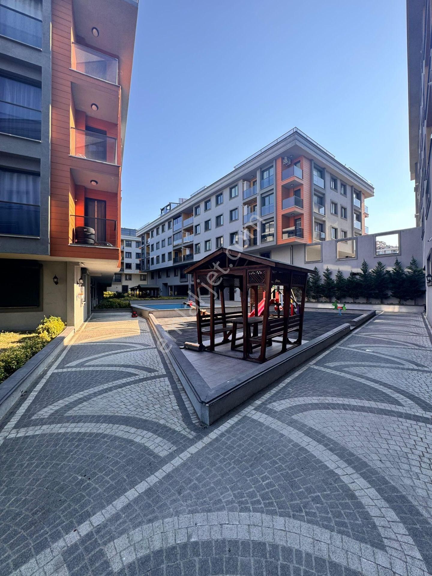Beylikdüzü Fors Marina Sitesi 3+2 Yeni Dubleks Daire