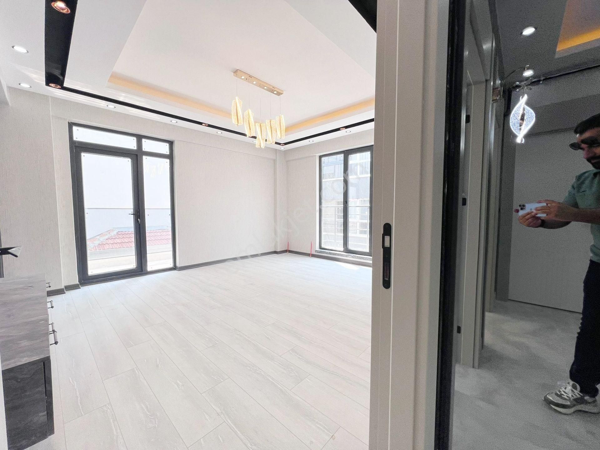 Öz Maşallah'dan Keciörende İskanlı Katta Sıfır 2+1 Daire.! - Görsel 9