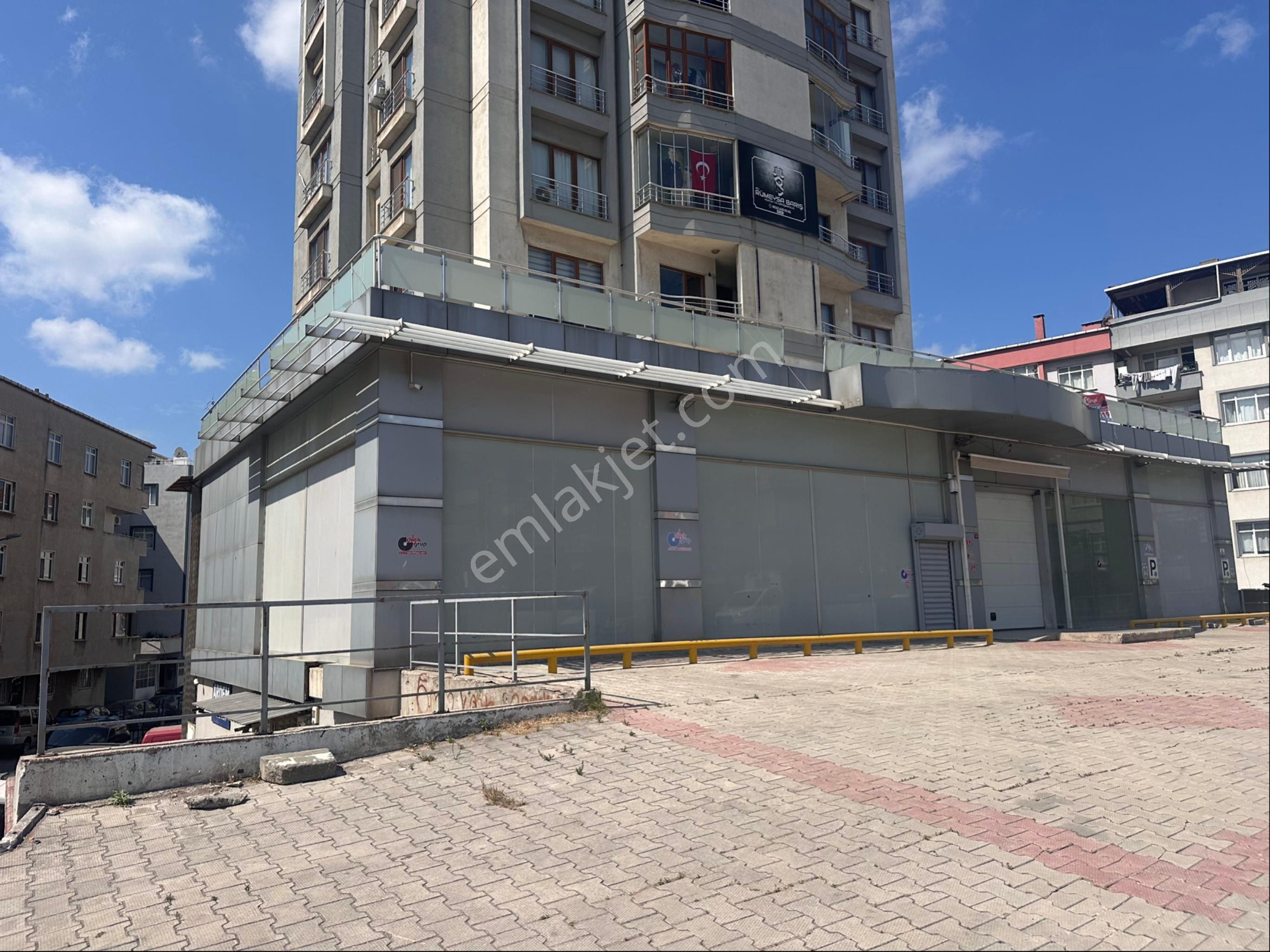 Pendik Ana Yola Cephe 1200 M2 Kiralık Dükkan