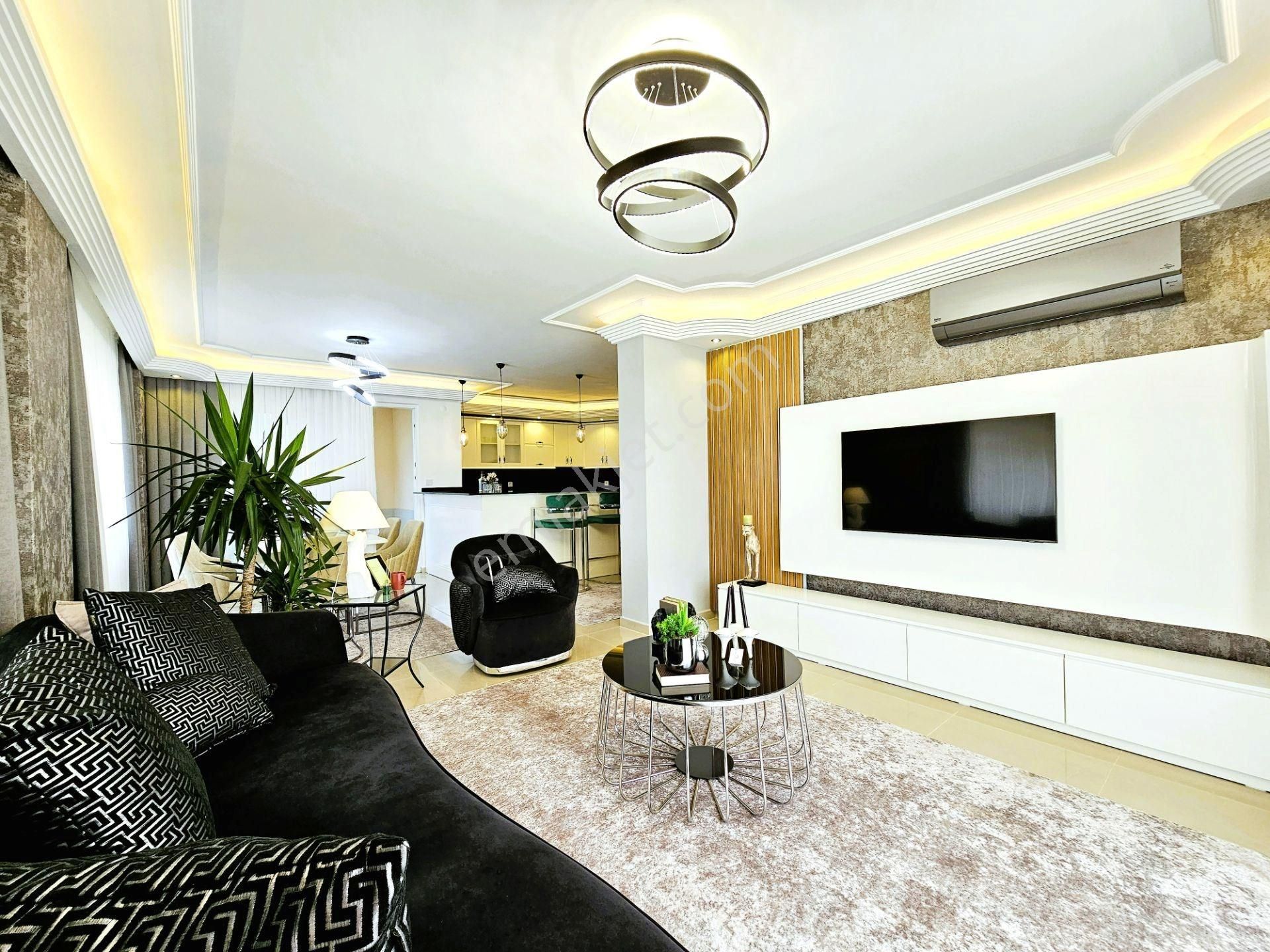 Alanya Oba Denize 750 Metre Satılık 3+1 Mobilyalı Lüx Penthouse