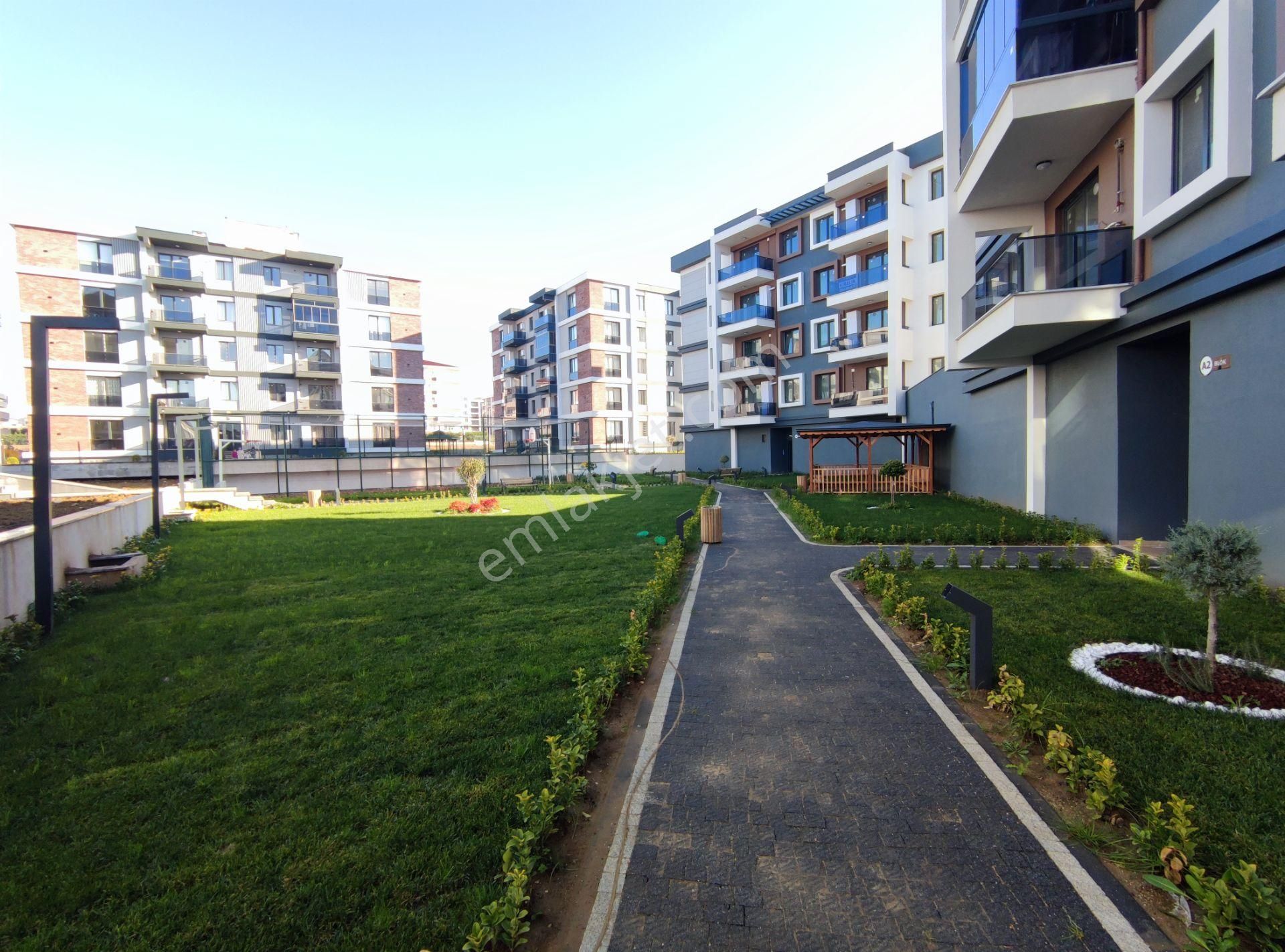 Silivri Mimar Sinan Mh. Butik Site İçi Ara Kat Batı Sıfır 2+1