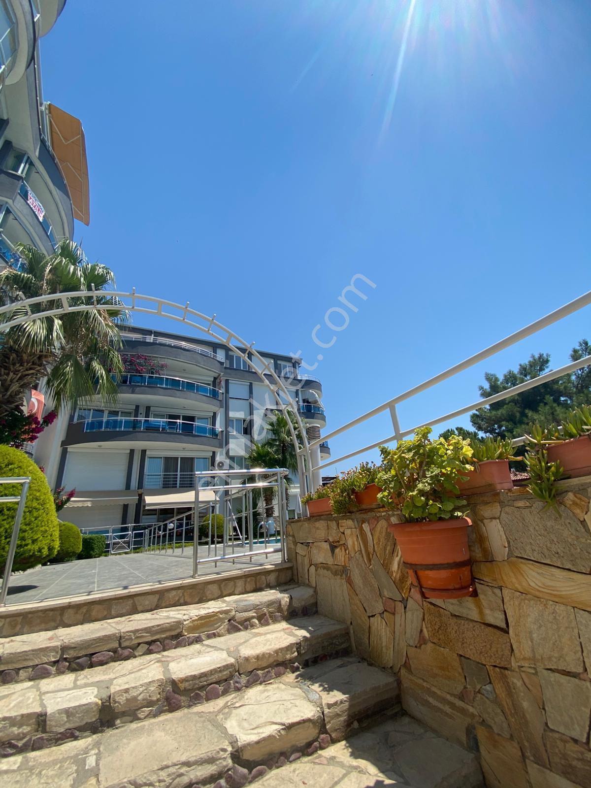 Kuşadası Marina Hastane Karşısı Eşyalı 3+1 Full Deniz Manzaralı Havuzlu Daire - Görsel 32