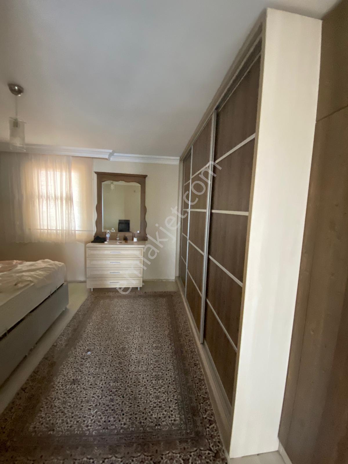 Kuşadası Marina Hastane Karşısı Eşyalı 3+1 Full Deniz Manzaralı Havuzlu Daire - Görsel 17