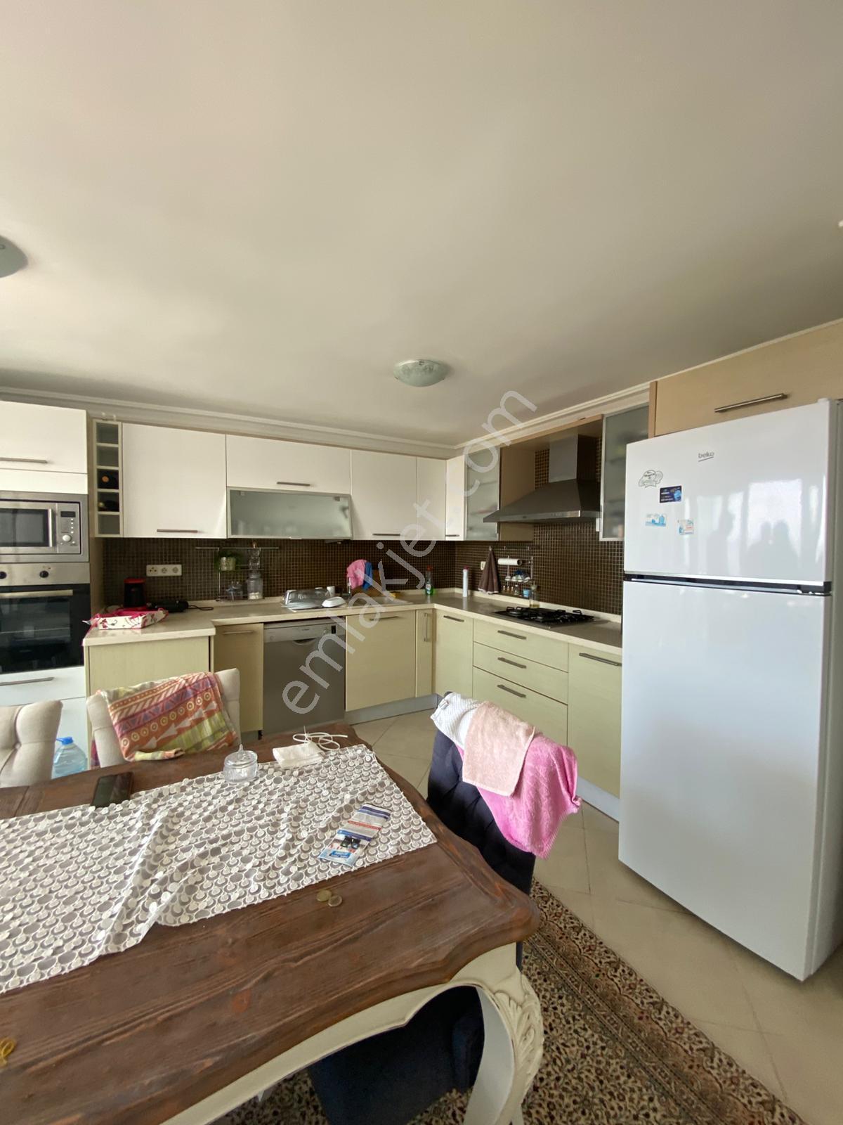 Kuşadası Marina Hastane Karşısı Eşyalı 3+1 Full Deniz Manzaralı Havuzlu Daire - Görsel 10