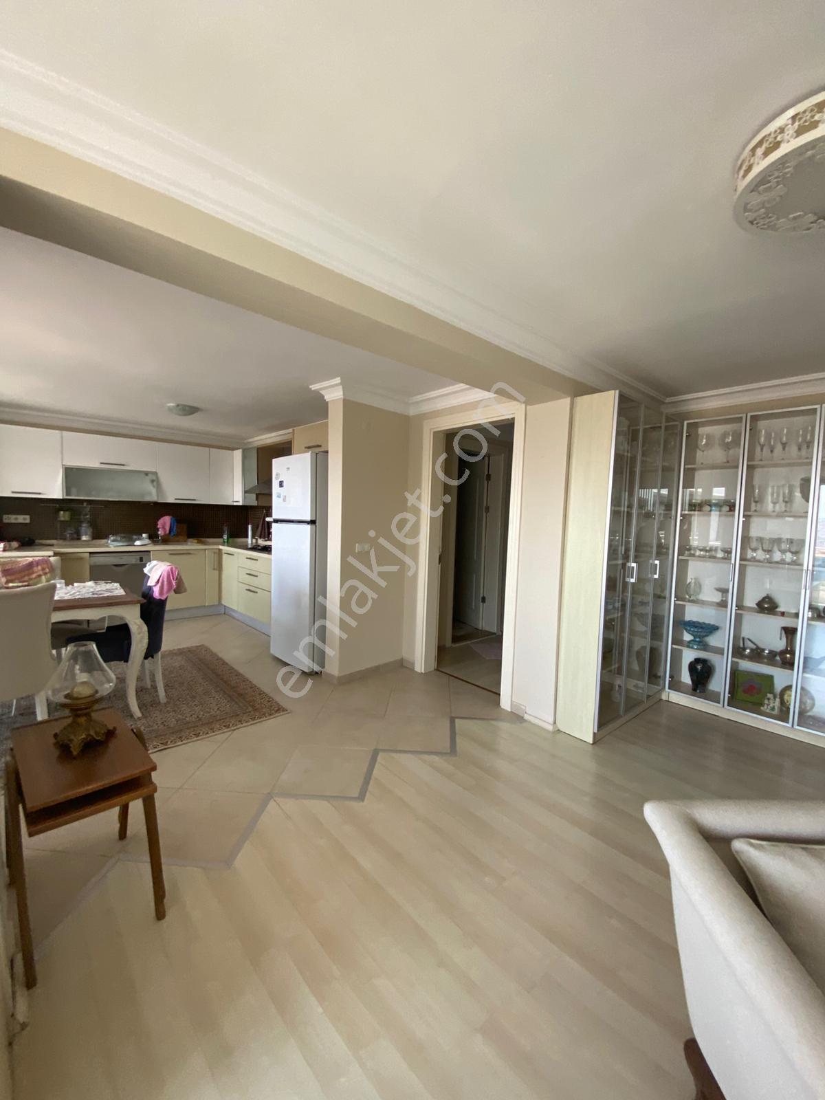 Kuşadası Marina Hastane Karşısı Eşyalı 3+1 Full Deniz Manzaralı Havuzlu Daire - Görsel 9