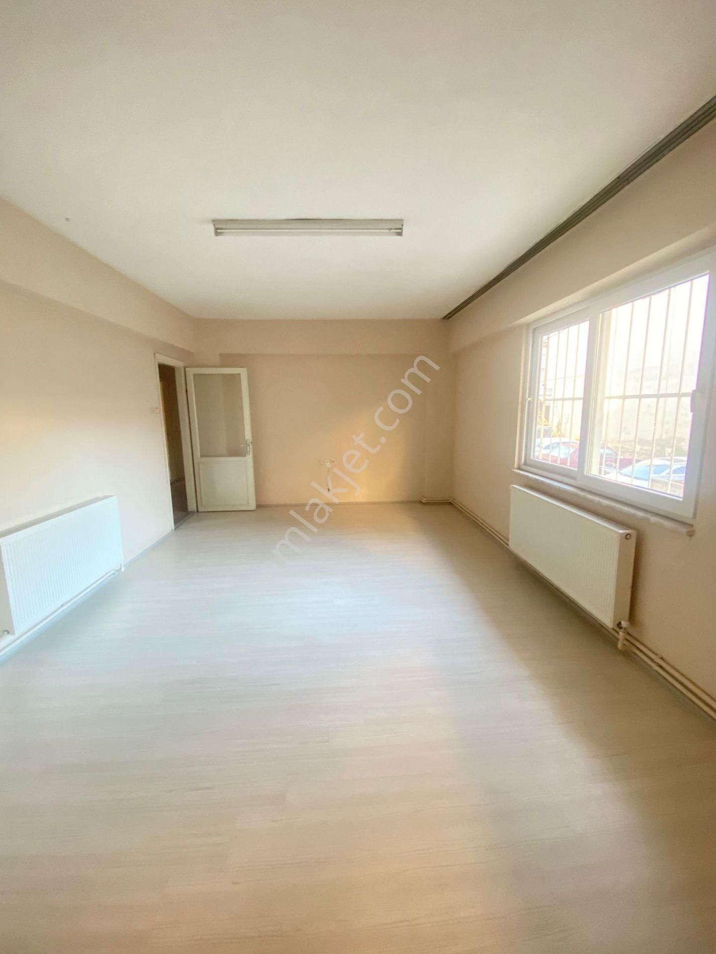 Konut Emlaktan Turan Mahallede Hastaneye Yakın 3+1 Doğalgazlı Kiralık Daire