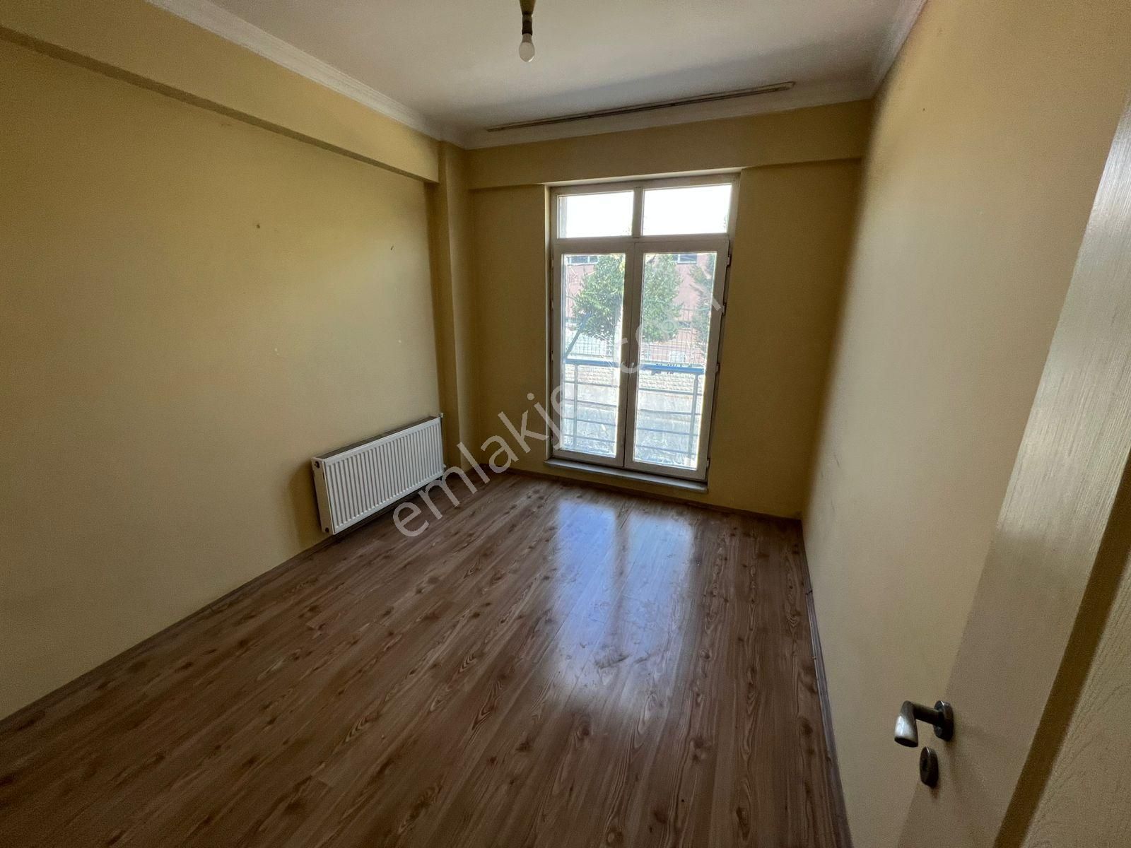 Akademi'den Eczacılık Yakını Depozitosuz Çift Cephe Kiralık 1+1 - Görsel 4