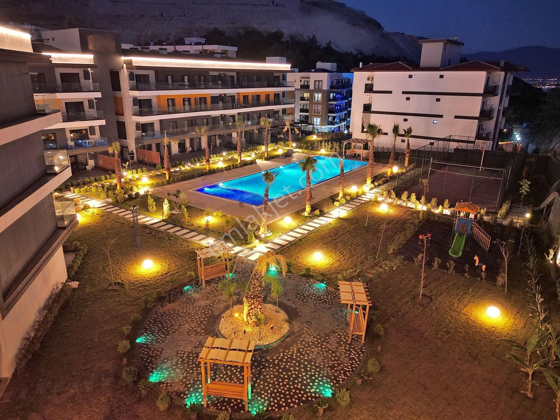 Kuşadası’nda Satılık, Sıfır, Havuzlu Site İçinde, 1+1 Lüks Daireler… - Görsel 17