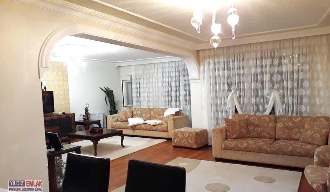 Caddenin En Can Alıcı Yerinde 3+1 Çok Kullanışlı Asansörlü Satılık Daire..satış Fiyatı 1,999,000 Tl