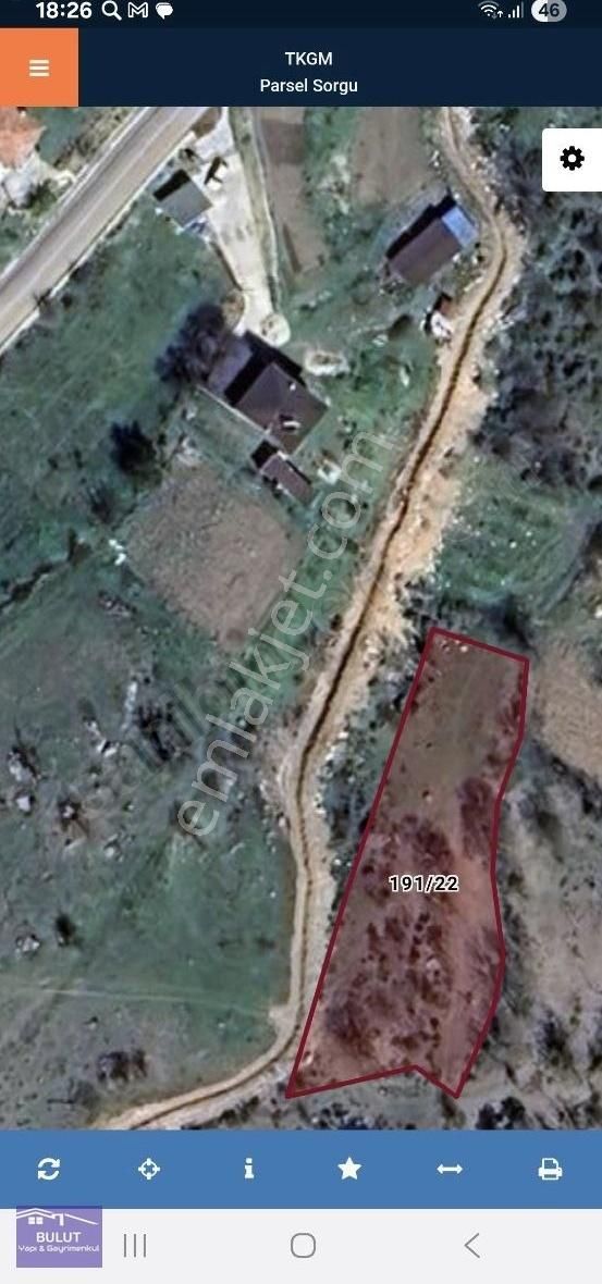 Bilecik Merkez Sarmaşık Köyü 1.321m2 Mustakil Parsel