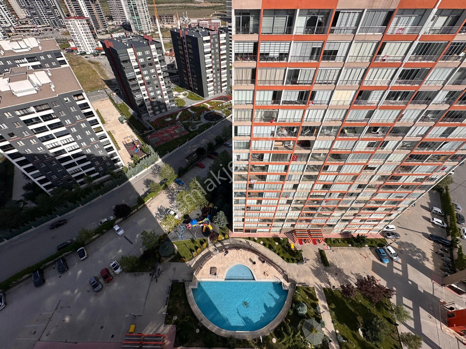 Redstone Castle Gölde Lüks Satılık Dubleks 4+1 Daire