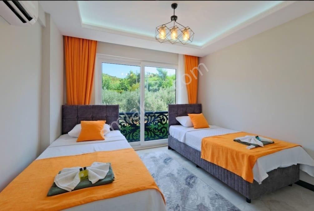 Stop’tan Karagedik’te 155m² Bahçe Kullanımlı Villa - Görsel 31