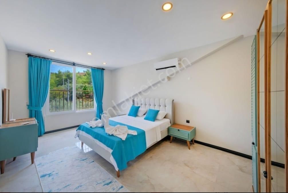 Stop’tan Karagedik’te 155m² Bahçe Kullanımlı Villa - Görsel 25