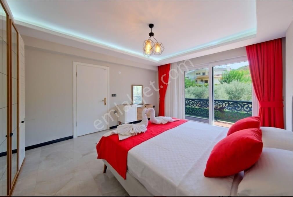 Stop’tan Karagedik’te 155m² Bahçe Kullanımlı Villa - Görsel 30