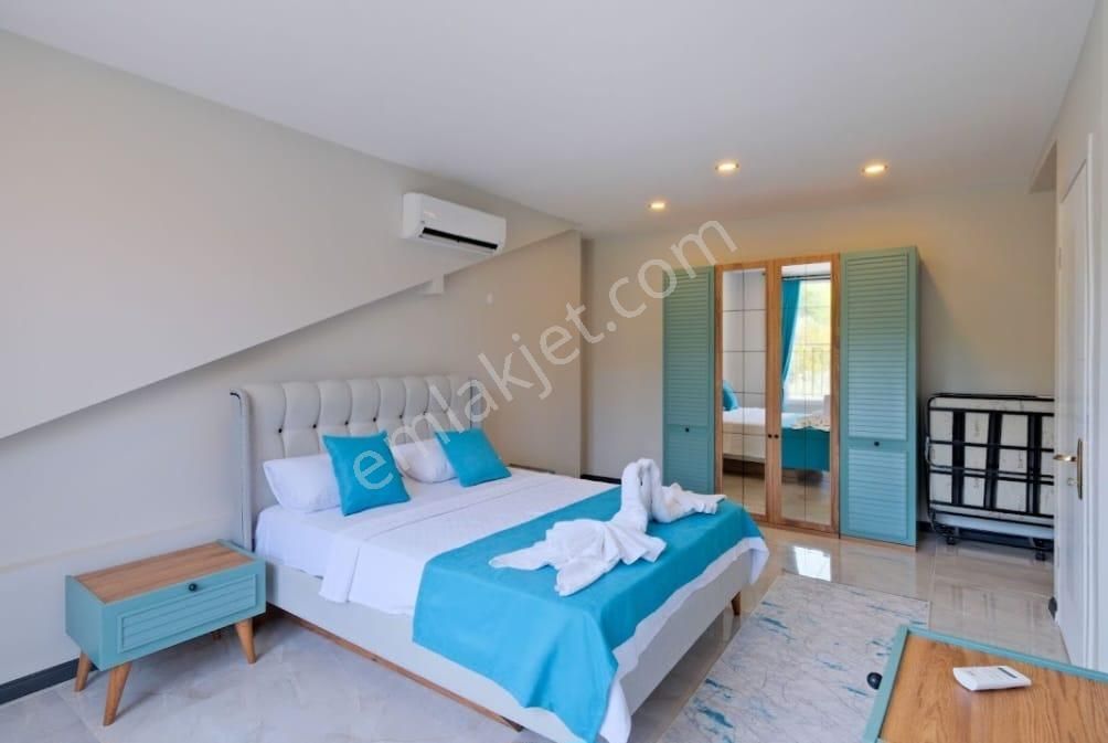 Stop’tan Karagedik’te 155m² Bahçe Kullanımlı Villa - Görsel 24