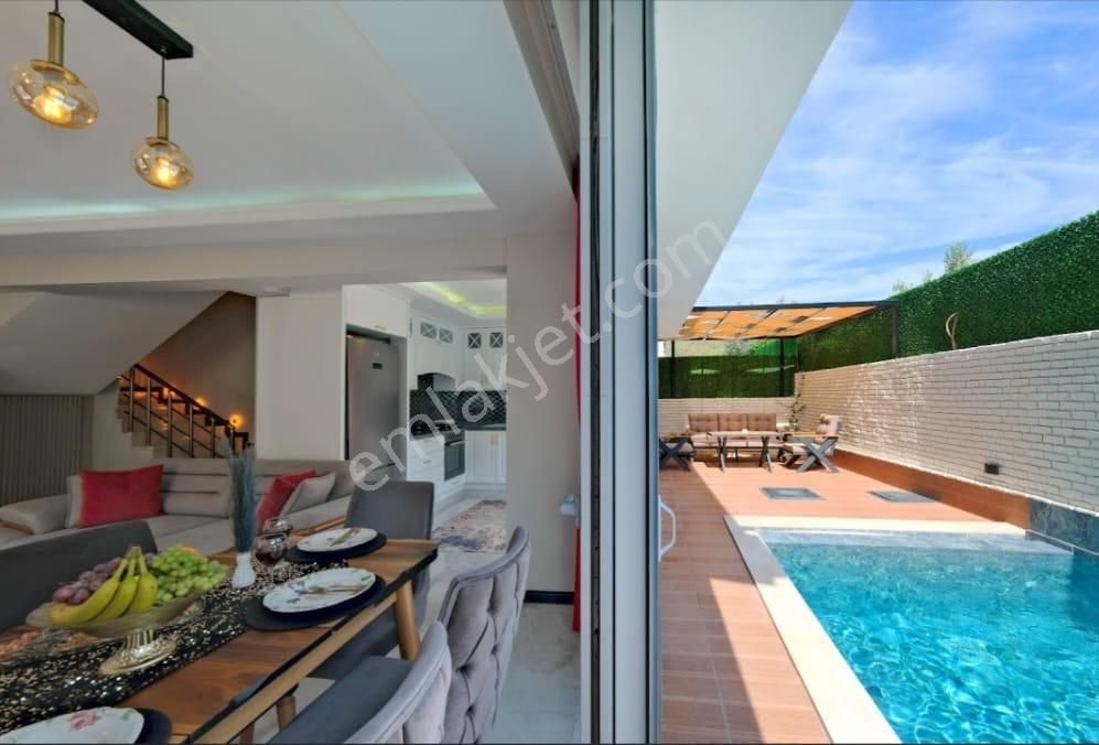 Stop’tan Karagedik’te 155m² Bahçe Kullanımlı Villa - Görsel 16