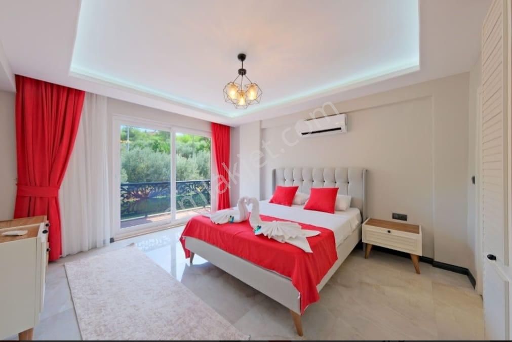 Stop’tan Karagedik’te 155m² Bahçe Kullanımlı Villa - Görsel 26