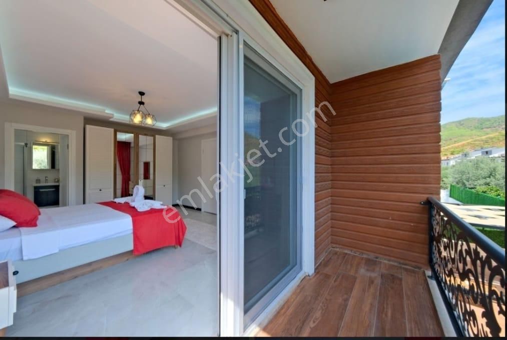 Stop’tan Karagedik’te 155m² Bahçe Kullanımlı Villa - Görsel 19