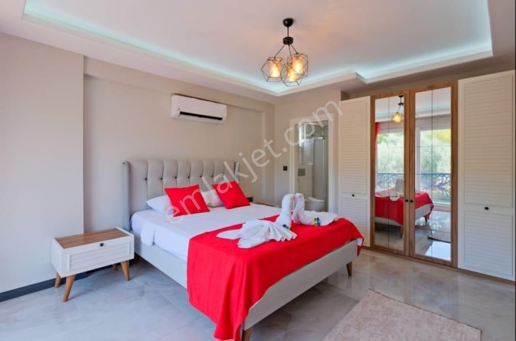 Stop’tan Karagedik’te 155m² Bahçe Kullanımlı Villa - Görsel 28