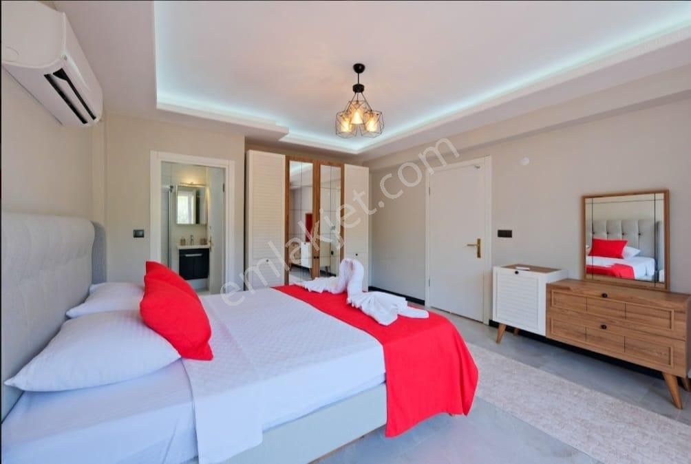 Stop’tan Karagedik’te 155m² Bahçe Kullanımlı Villa - Görsel 27