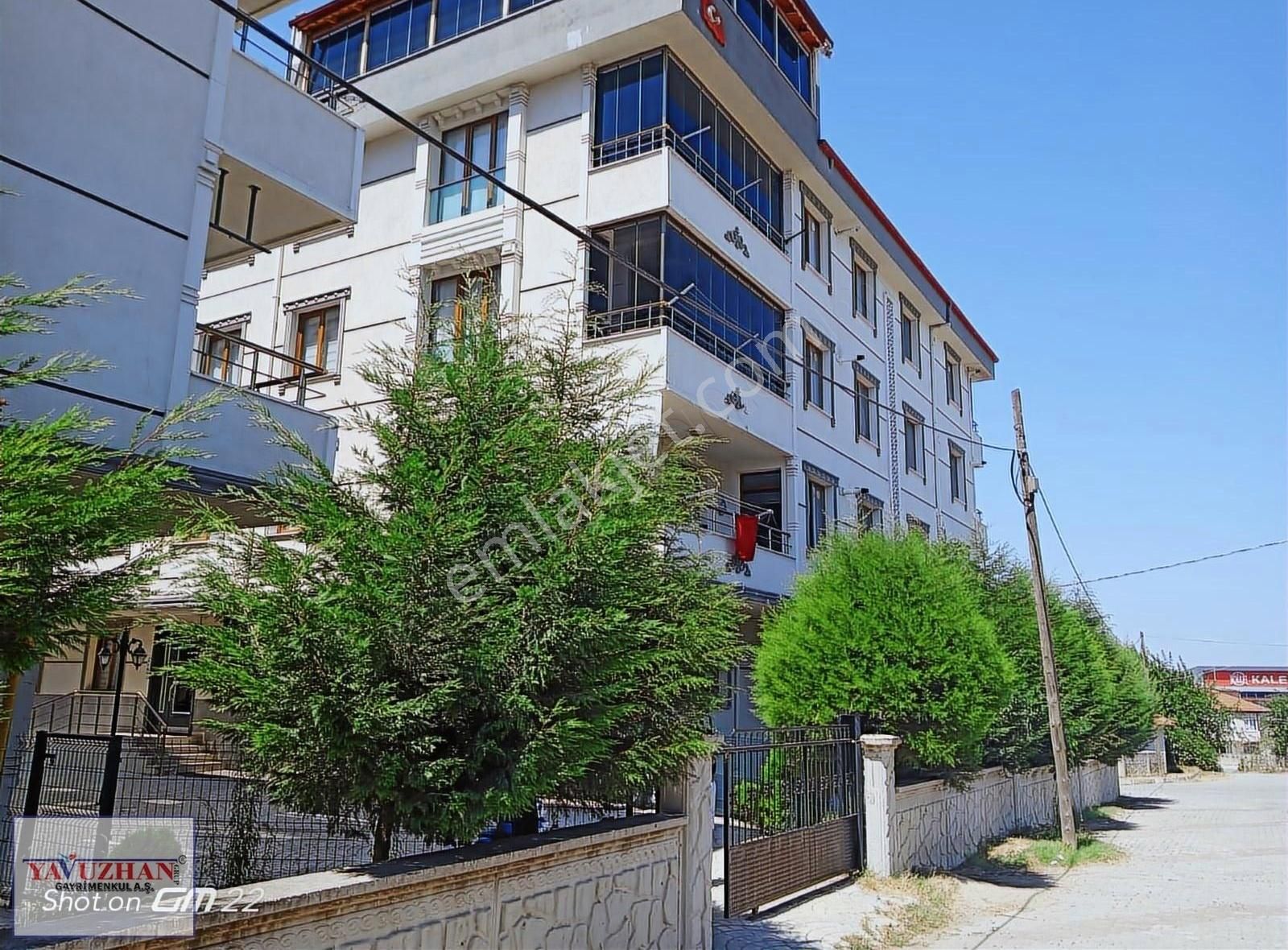 Veliköy'de Site İçerisinde 1+1 Kapalı Otoparklı