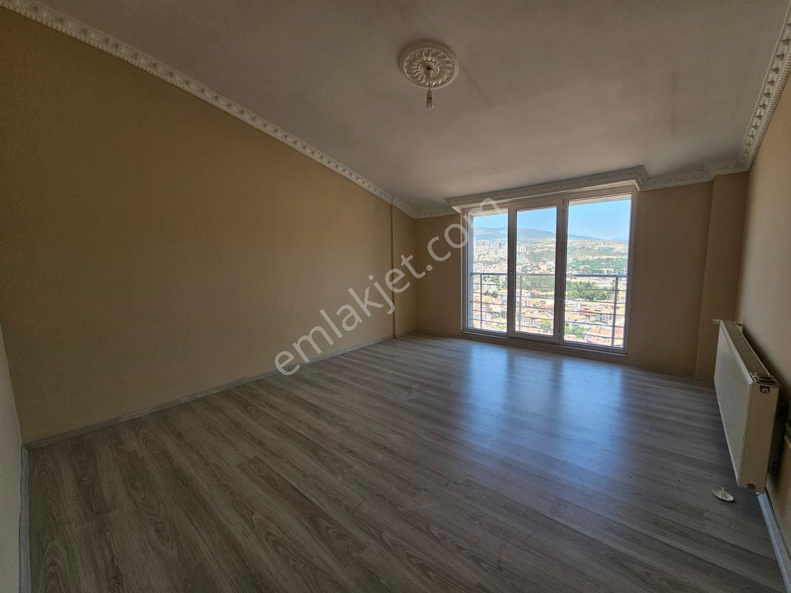 Halis Karaca Home's Da 3+ 1 Manzaralı Dublex Kiralık Daire.
