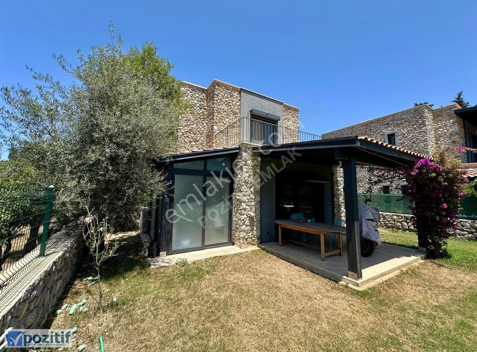 Gümüşlük'ün Kalbinde Geniş Bahçeli Havuzlu Taş Kaplama Villa - Görsel 33