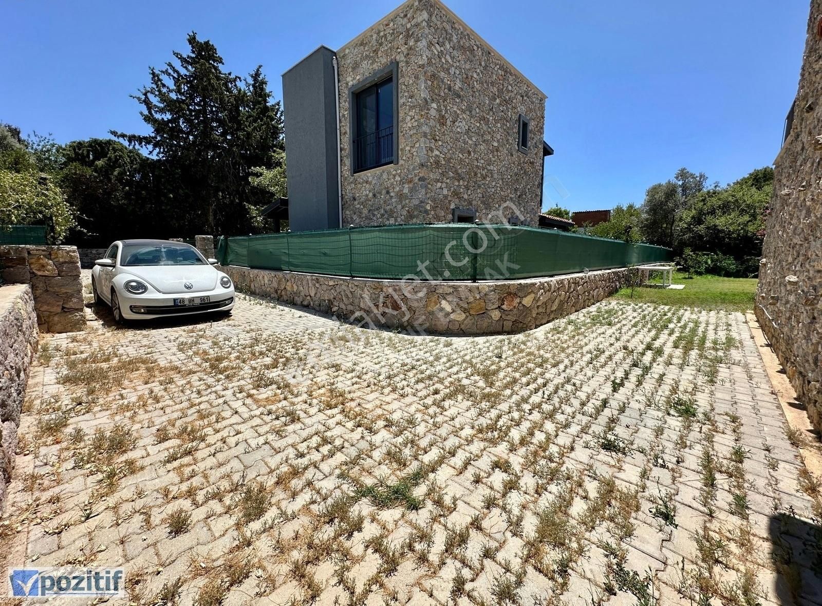 Gümüşlük'ün Kalbinde Geniş Bahçeli Havuzlu Taş Kaplama Villa - Görsel 23