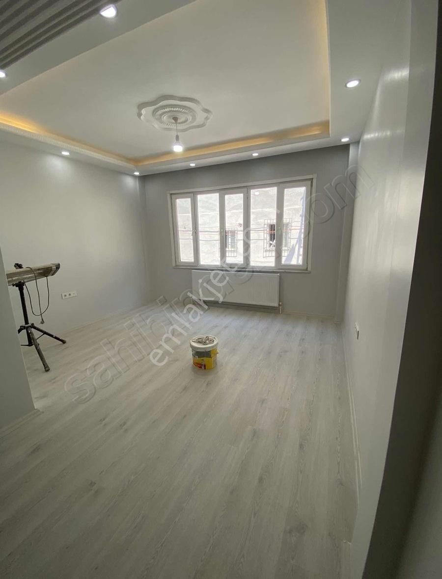 Kurtuluş Son Durağa 20 Metre Uzaklıkta,masrafsız 2+1 Daire