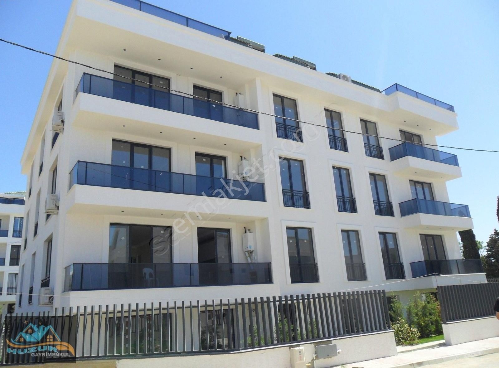 Büyükçekmecede Butik Site İçinde Havuzlu Kiralık Lüks Daire