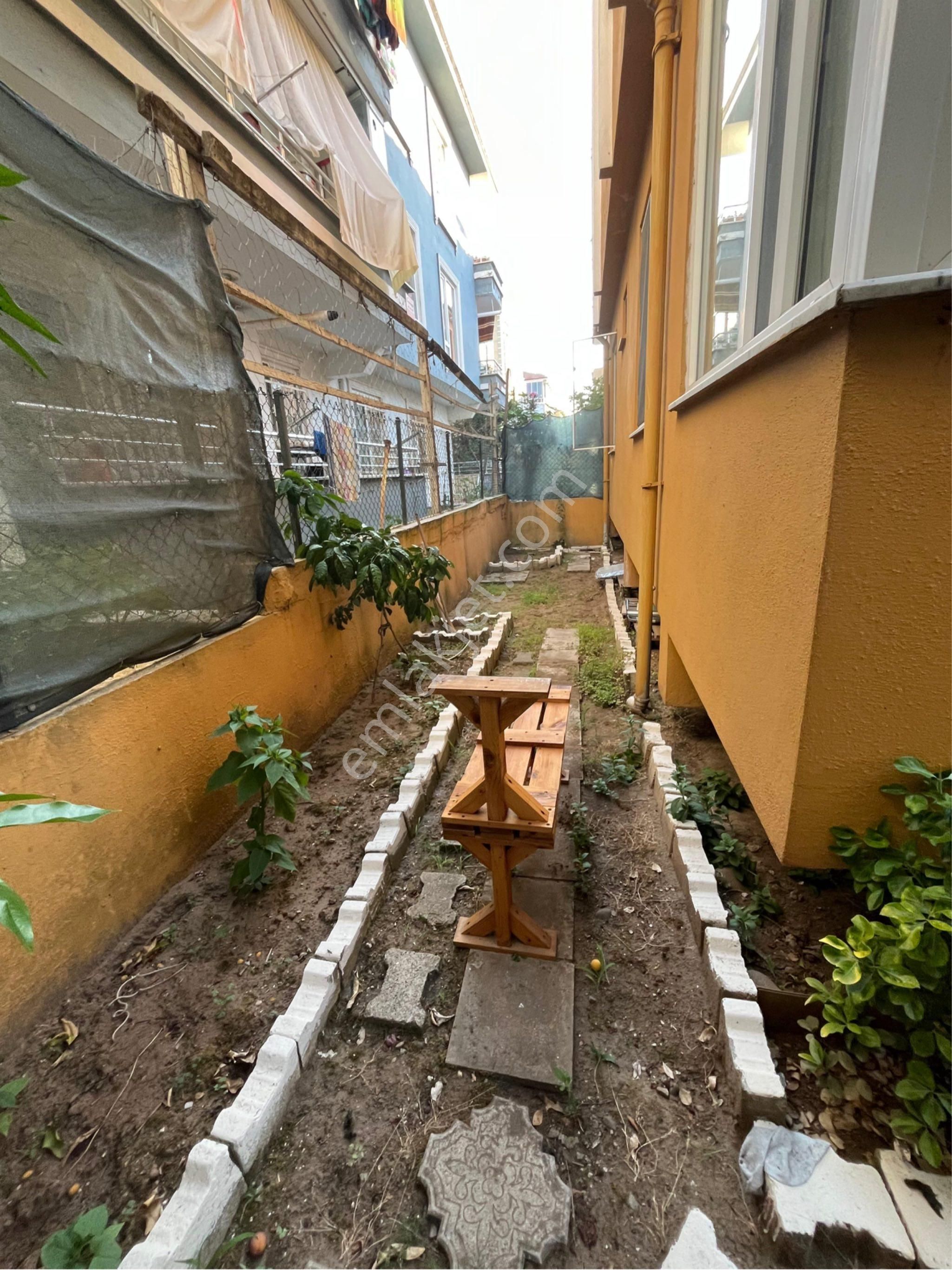 Karasu Yali Mahallesin Satılık 1+1 Giriş Lat Daire