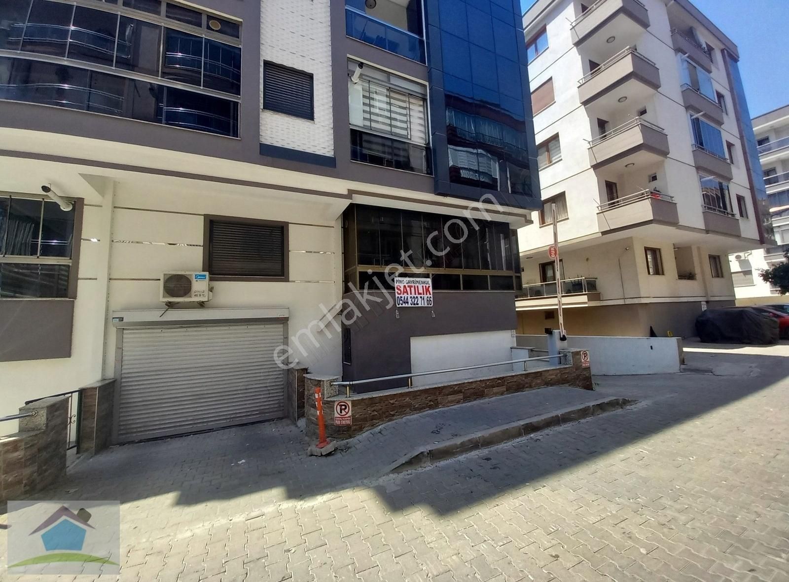 Pino Dan Dedebaşı Geniş Sokak Köşe Cam Balkon 2+1 Boş Daire