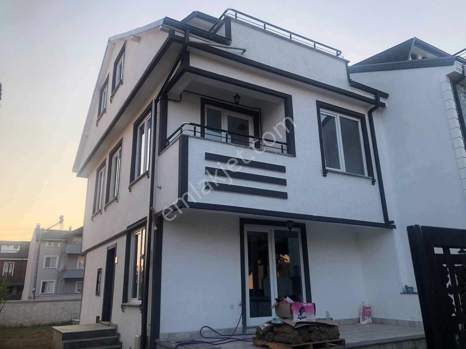 Sakarya Kocaali'de Müstakil 5+1 Tripleks Villa