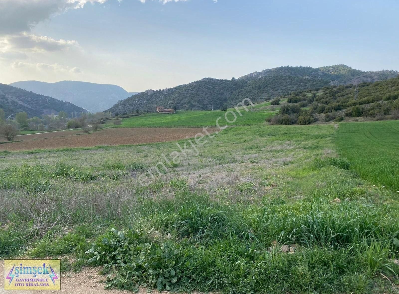 Osmangazi Mahallesinde Satılık 5632 M2 Arazi