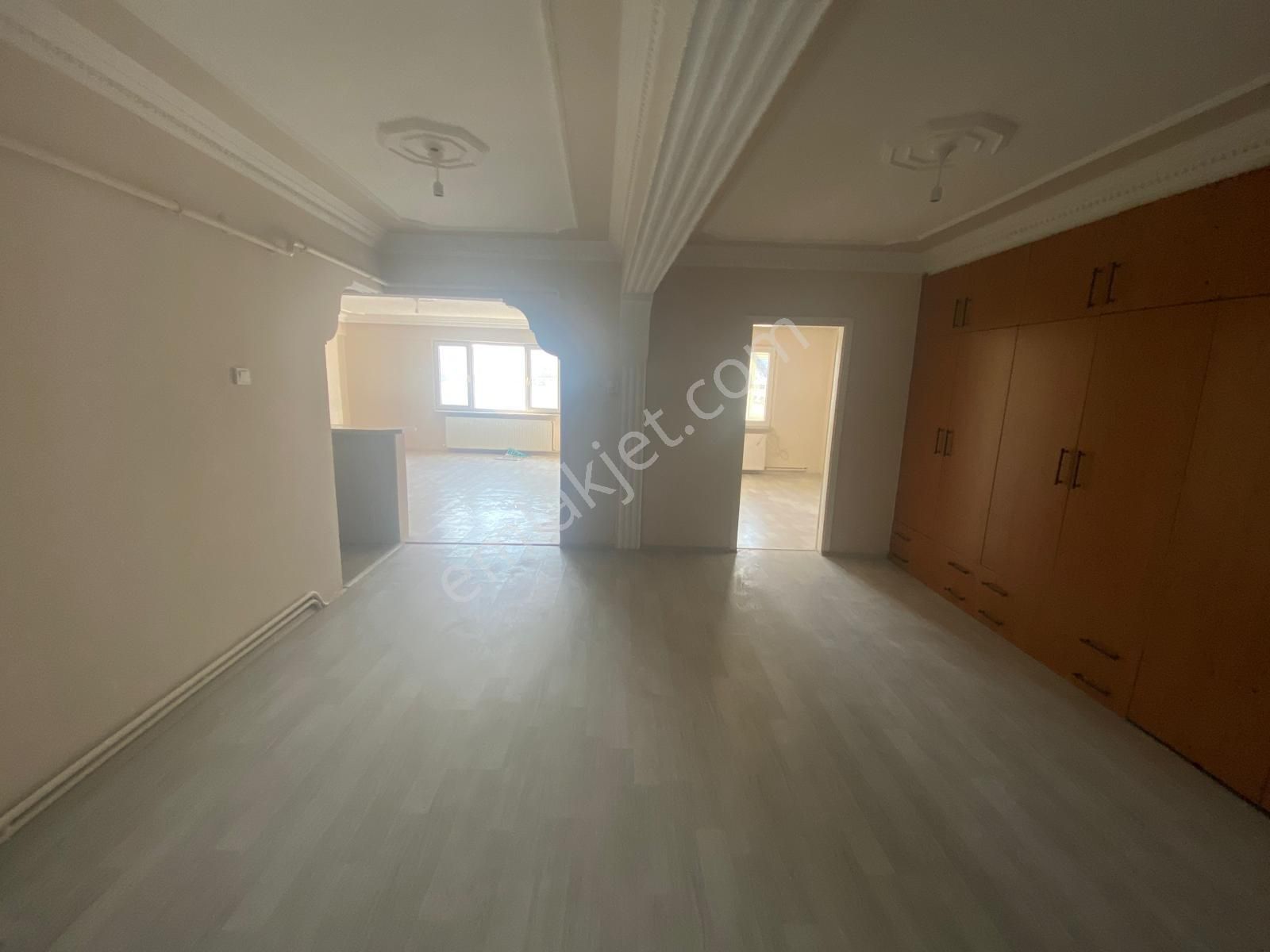 2+1 L.e.b.i.d.e.r.y.a. Önü Açık Manzaralı 120 M2 Üniv. Yakın