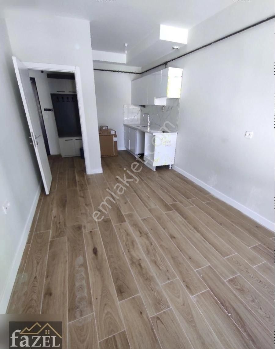 Fazelden Kapalı Pazar Ve Birlik Cad. Yakını 1+1
