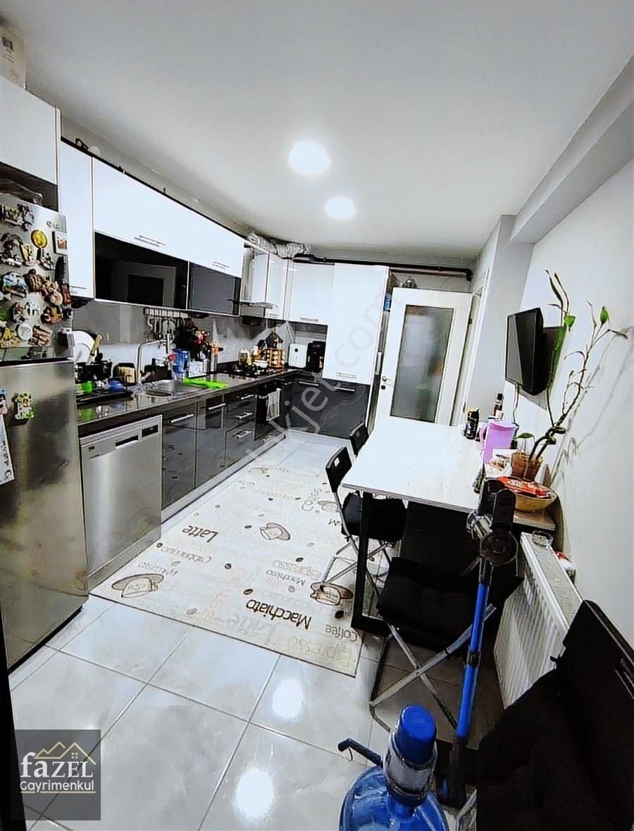 Fazelden Şeref Sokakta Asansörlü İskanlı Ara Kat 3+1