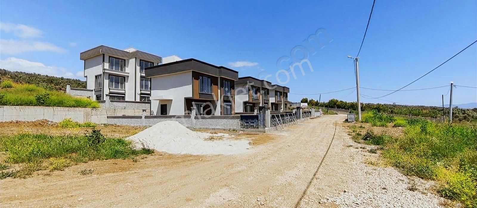 Duru Emlaktan Müstakil Bahçe Ve Havuzlu Muhteşem Manzaralı Villa - Görsel 7