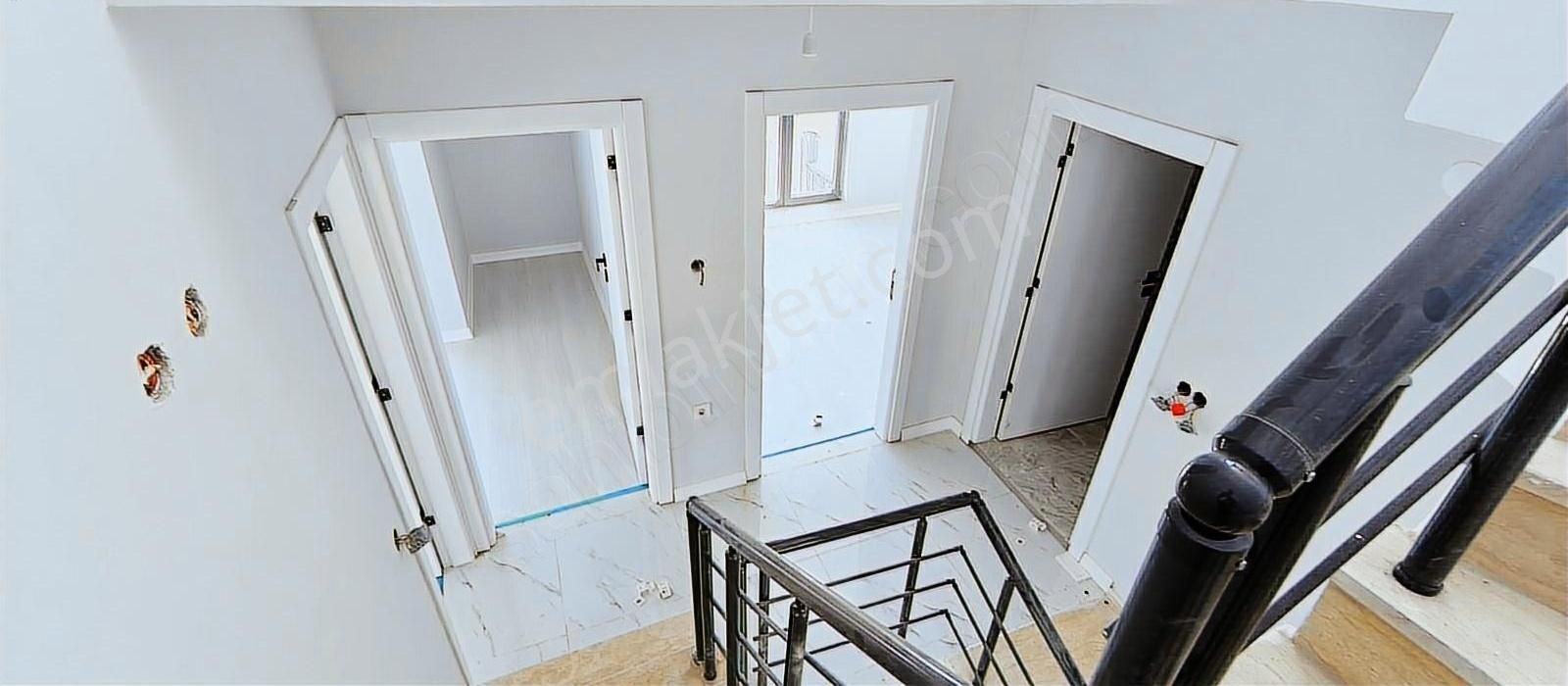 Duru Emlaktan Müstakil Bahçe Ve Havuzlu Muhteşem Manzaralı Villa - Görsel 16