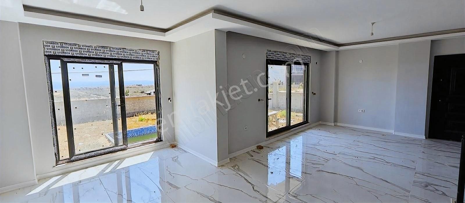 Duru Emlaktan Müstakil Bahçe Ve Havuzlu Muhteşem Manzaralı Villa - Görsel 4