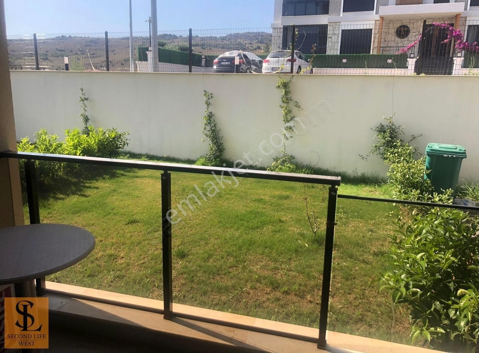 Ayvalık Denize 600 Mt. Mesafe Site İçi 1+1 Kiralık Eşyalı Daire
