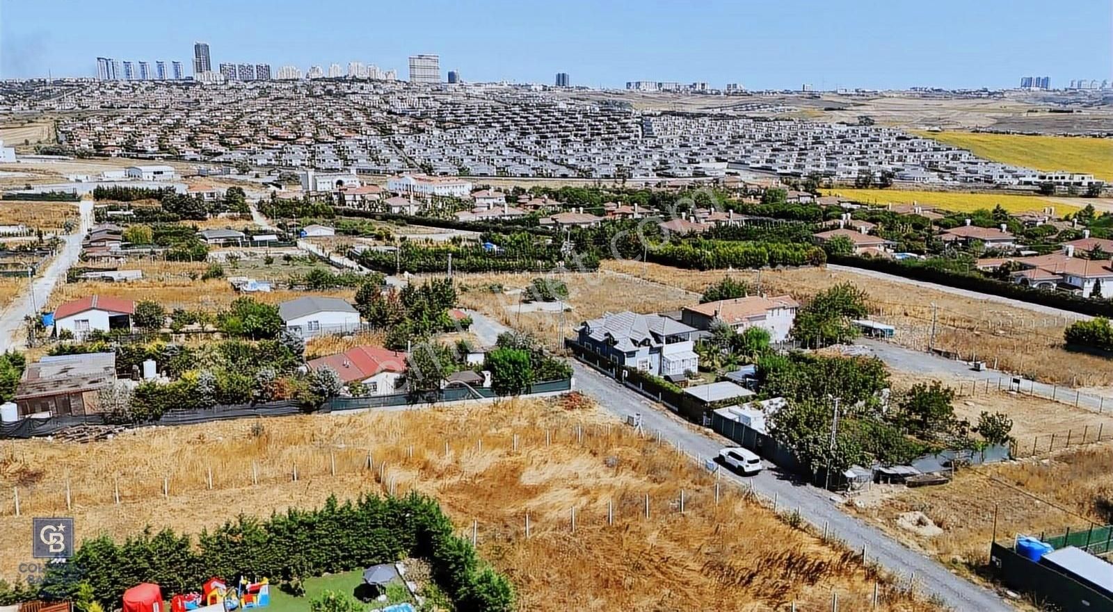 Eskicede Acil Satılık 374 Metre² Göl Manzaralı Yatırımlık Arsa