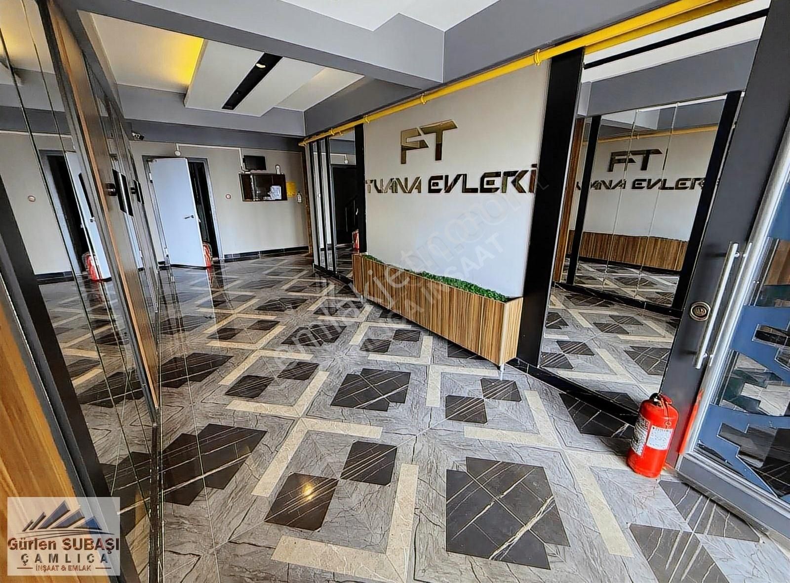 Çamlıcadan Lüx Site İçerisinde Geniş 4+1 Daire