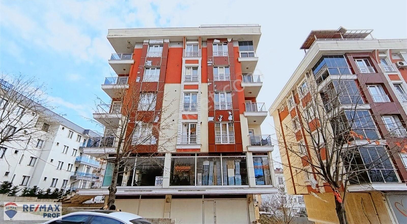 Re/max Prof Metin Avcı'dan Begonya Evleri 5+2 Satılık Dubleks