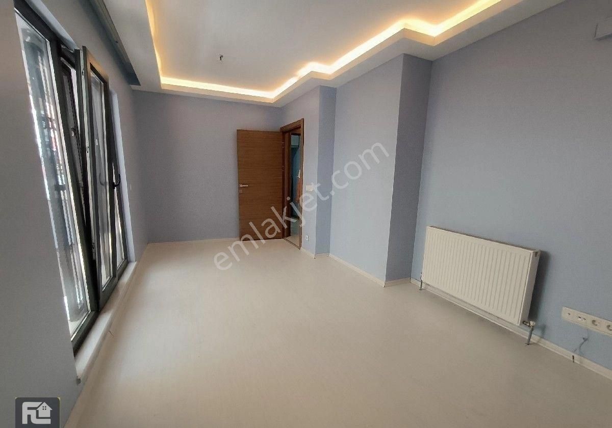 F-l Emlaktan Küçük Çamlıca'da Site İçerisinde Bakımlı 2+1 Daire