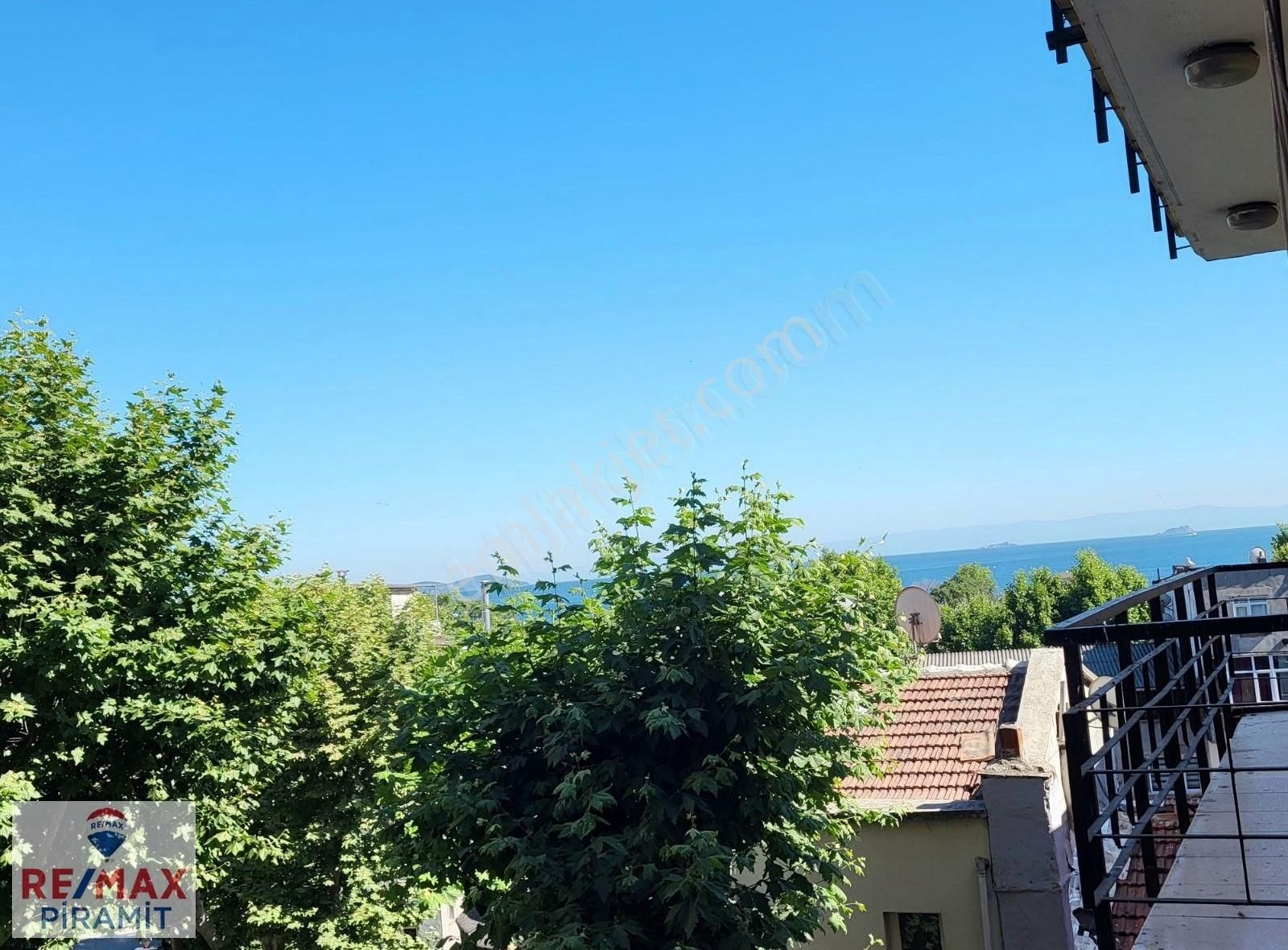 Camdan Bakınca Denizi Görebileceğiniz Ferah Daire