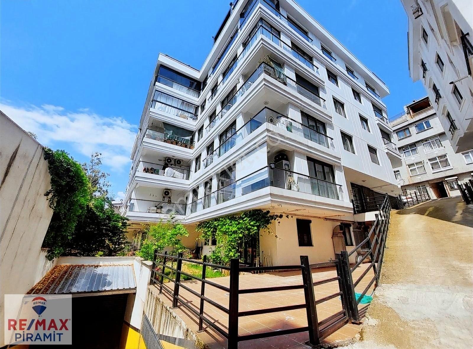 Üsküdar Salacak Esref Saat Sokakda Satılık 3+1 Daire